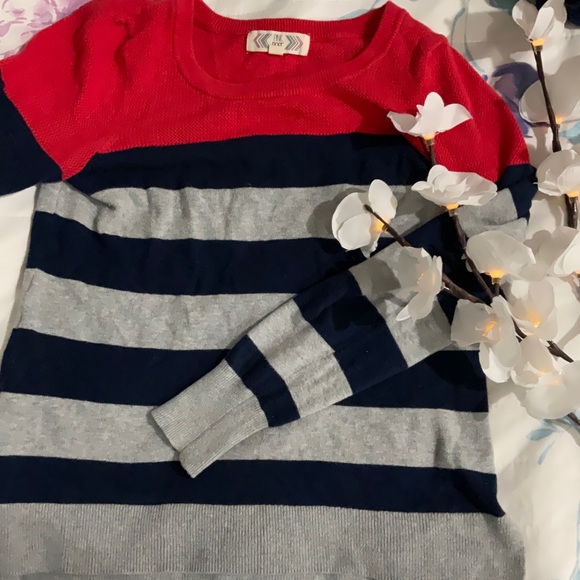 Sweaters - Cozy knit sweater